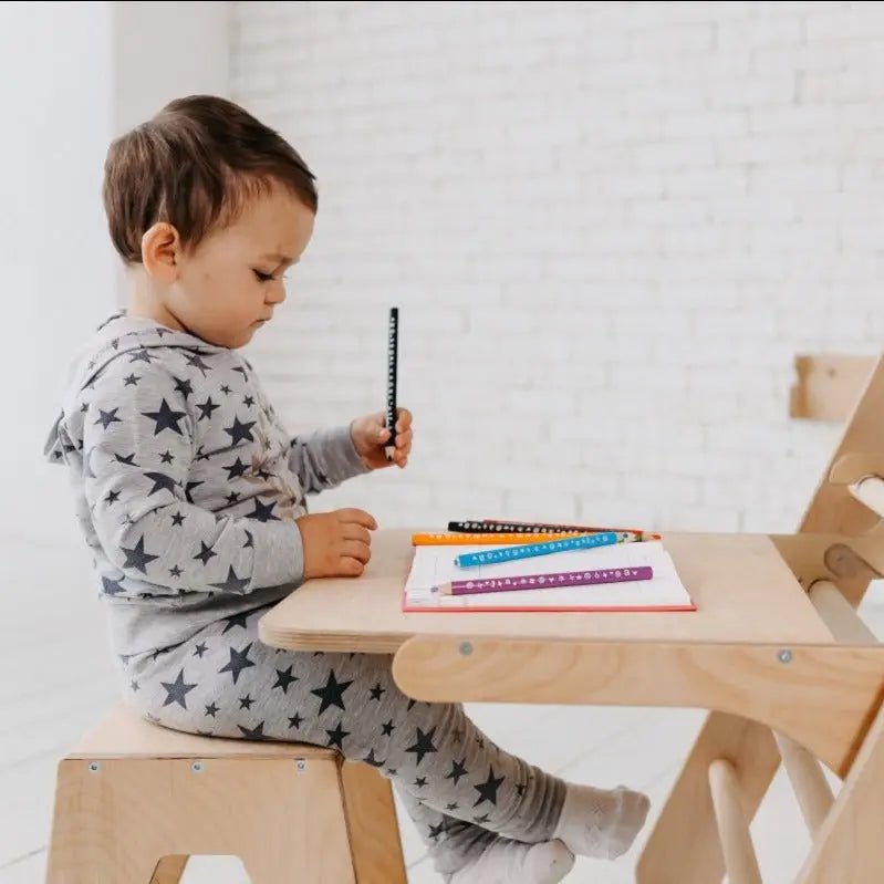 Staffelei mit Kinderstuhl – Perfekt für Indoor Klettergerüst